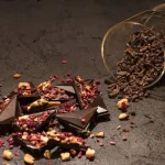 Aguara tamna čokolada sa višnjom i šljivom