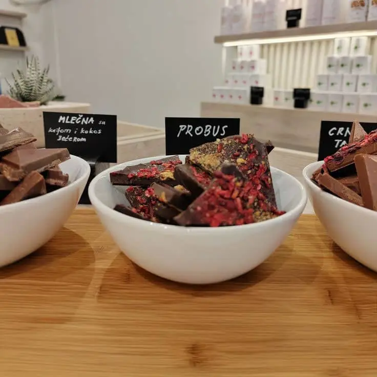 Činijice sa Aguara čokoladam za degustaciju.