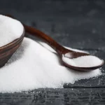 Posudica i kašika sa solju.