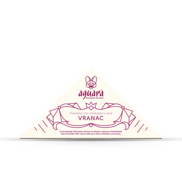 Trouglasta čokolada čokoladeposvećene vinu Vranac. Na ambalaži se nalaze linijski elementi koji predstavljaju elemente srpske tradicije.